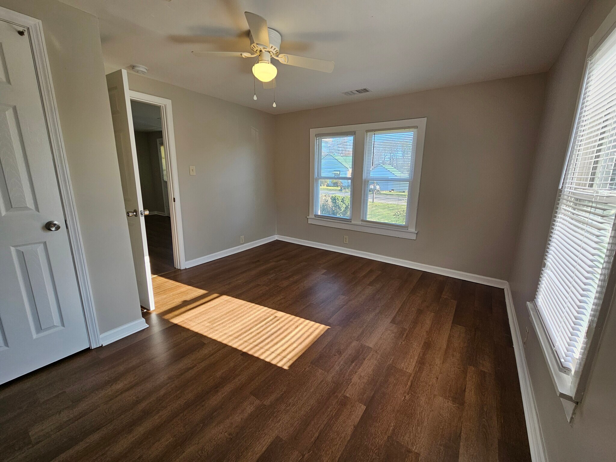 Building Photo - 219 W Adams Ave