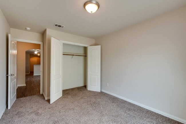 Building Photo - 121 Cliff Height Cir
