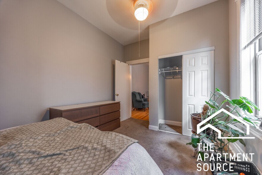 Building Photo - 3109 W Augusta Blvd