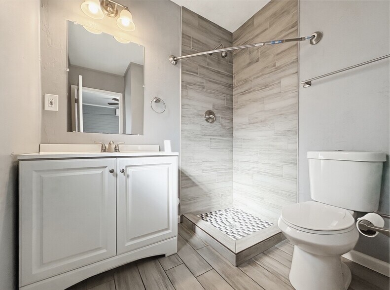 Building Photo - 513 E Hatcher Rd