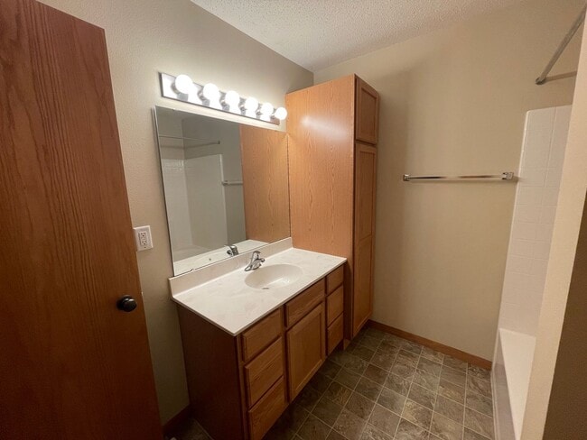 Building Photo - Pet-Friendly 3 Bed Twin Home with Patio & Garage