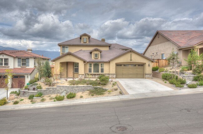 Building Photo - Beautiful former Meritage model home in the heart of Somersett. 4bed/3.5bath/3car 3764sf