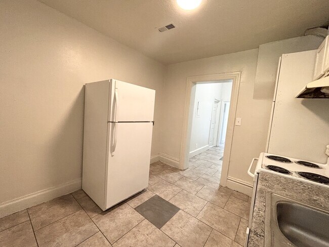Building Photo - 61 S 800 W