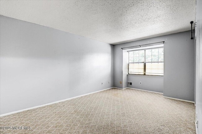 Building Photo - 604 Ezara Ct