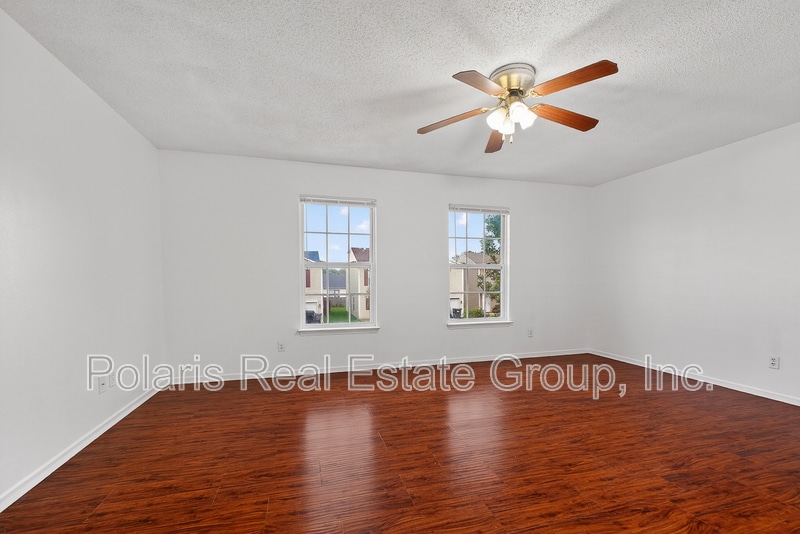 Building Photo - 2009 Dutch Elm Dr