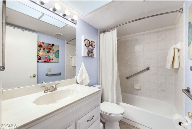 Building Photo - 1914 SE 40th Terrace