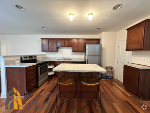 Building Photo - Live in Comfort: Spacious 3 Bedroom 2 Bath...
