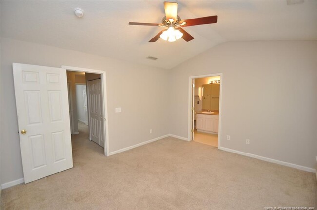 Building Photo - 404 Canyon Lake Cir