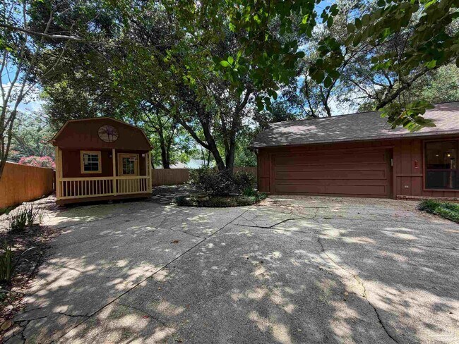 Building Photo - 7707 Beechwood Dr
