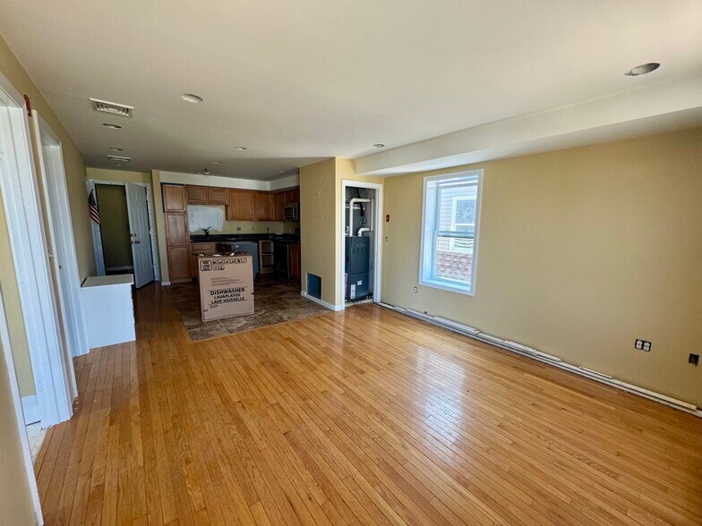 Building Photo - 163 Atwells Ave