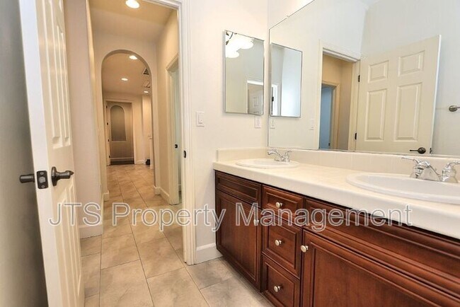 Building Photo - 5602 Jerry Litell Way