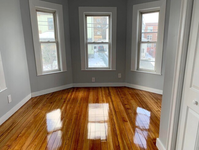 Building Photo - 6 Nahant Ave