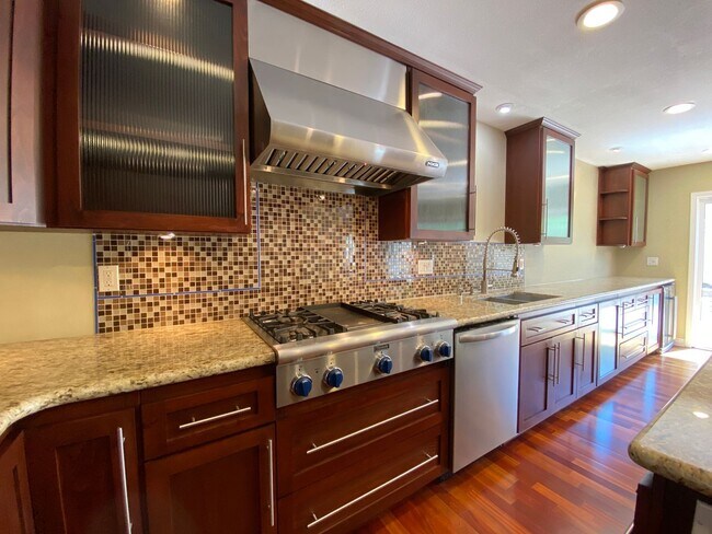 Building Photo - Cardiff living at its finest! Stunning 2-B...