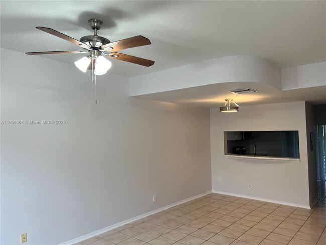 Building Photo - 16658 Hemingway Dr