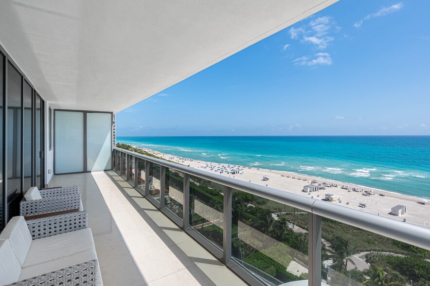 Building Photo - 5875 Collins Ave