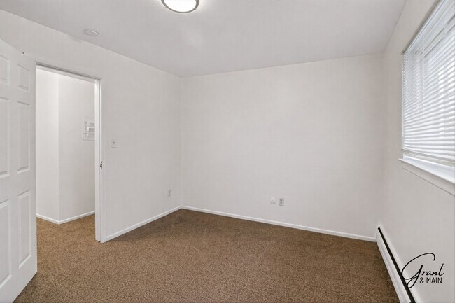 Building Photo - 22330 W Warren Ave