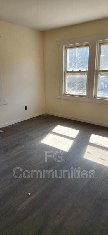 Building Photo - 251 Old County Home Rd