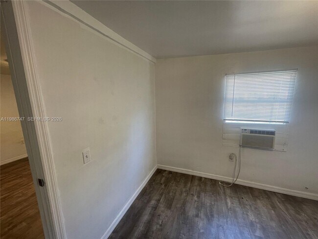 Building Photo - 5738 Garfield St