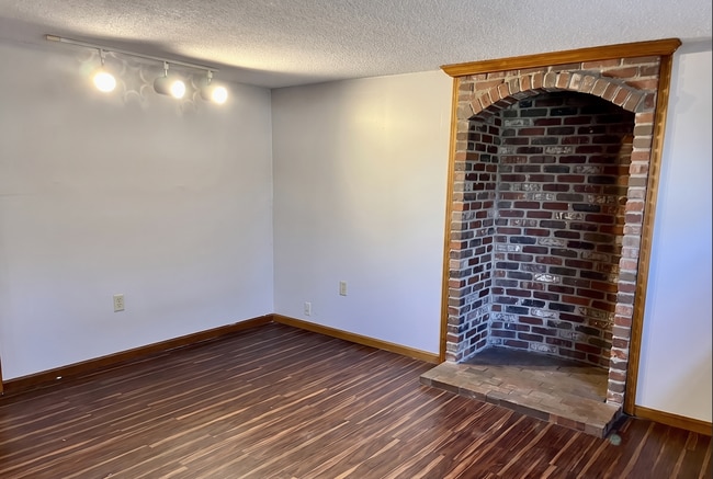 Building Photo - Coming Soon! Spacious 3-bedroom, 2-bathroom home in the highly sought-after Blue Springs area!