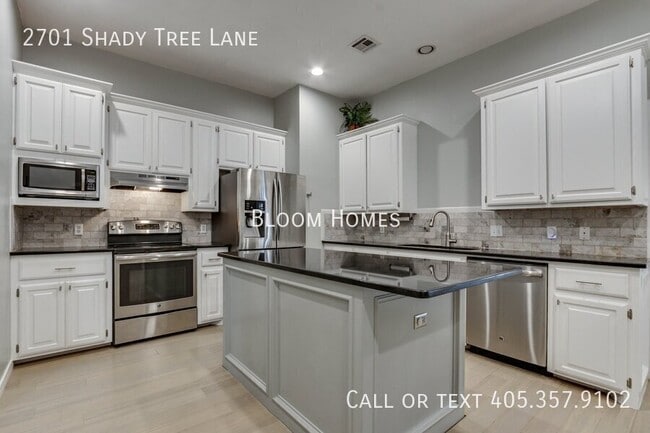 Building Photo - 2701 Shady Tree Ln