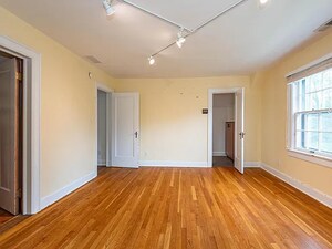 Building Photo - 524 S Highland Ave