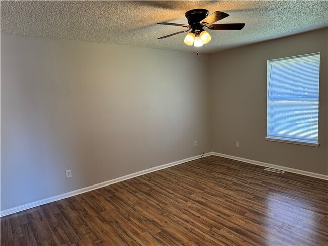 Building Photo - 1114 Mockingbird Ln