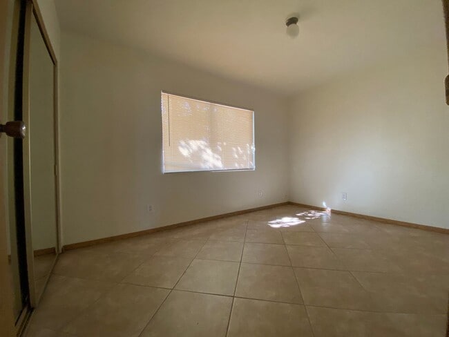 Building Photo - Single family home in Henderson