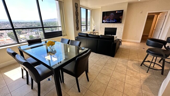 Building Photo - 450 N Arlington Ave