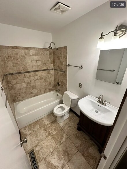 Building Photo - 1512 Skirmish Run Dr