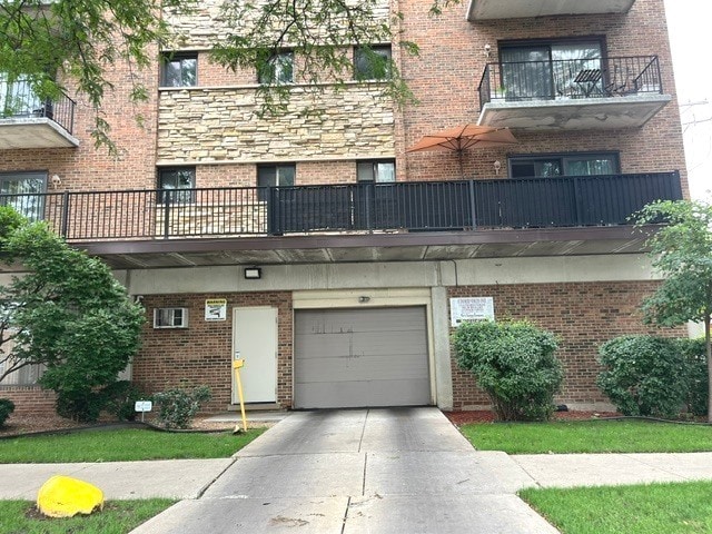 Building Photo - 2317 N Neva Ave