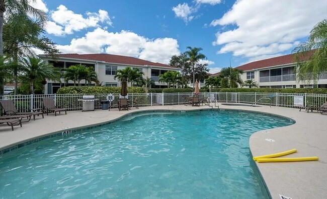 Building Photo - 640 Lalique Cir