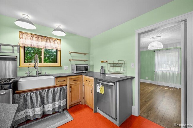 Building Photo - 1516 W Houstonia Ave