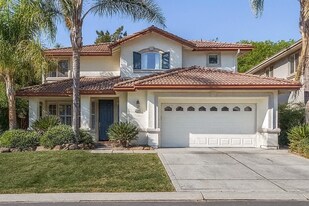 Building Photo - 2540 Crescent Way