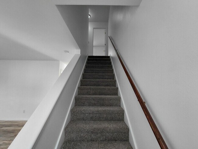 Building Photo - 24444 Sounder Ln