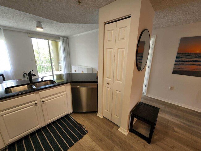 Building Photo - 5551 Bentgrass Dr