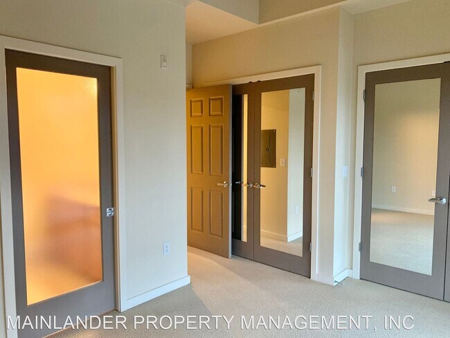 Building Photo - 2 br, 2 bath House - 10606 SE MAIN STREET ...