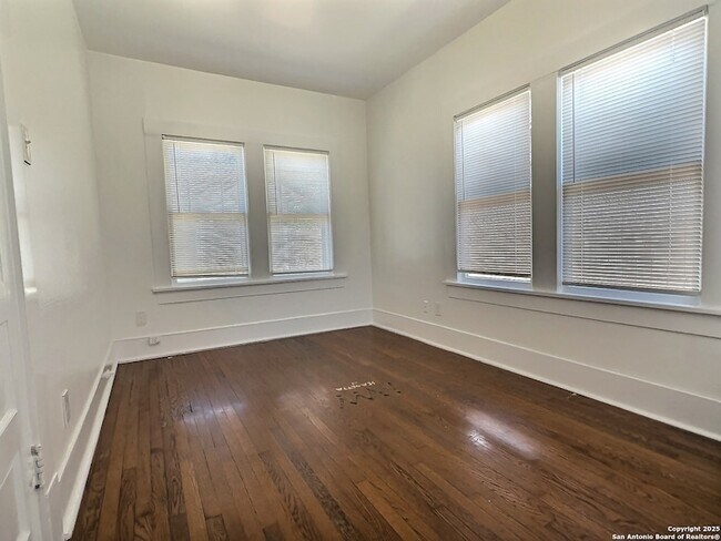 Building Photo - 1101 E Highland Blvd