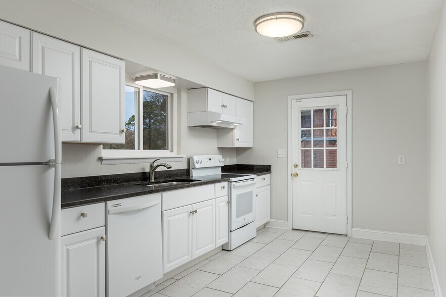 Building Photo - 303 Wygoda Cir