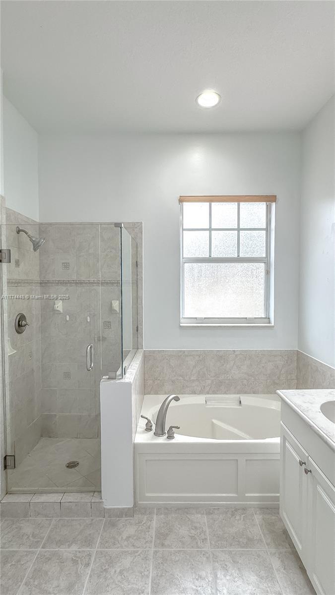 Building Photo - 5737 NW 119th Dr