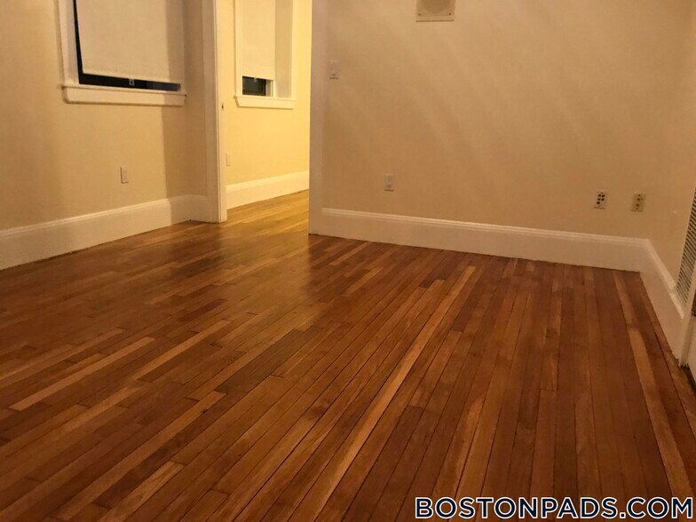 Building Photo - 12 Dean Rd