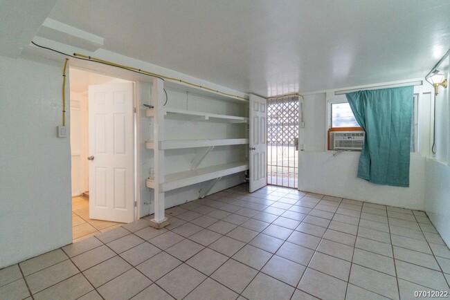 Building Photo - Available Feb 1st! 2BR/1BA in Makakilo! (K...