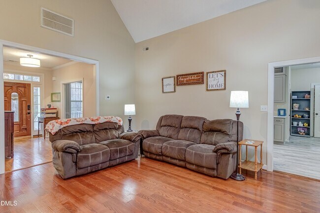 Building Photo - 6240 Hilbert Ridge Dr