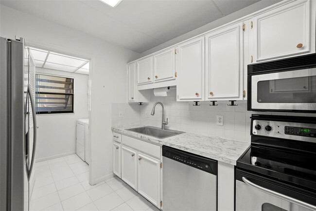 Building Photo - 1200 Tarpon Woods Blvd