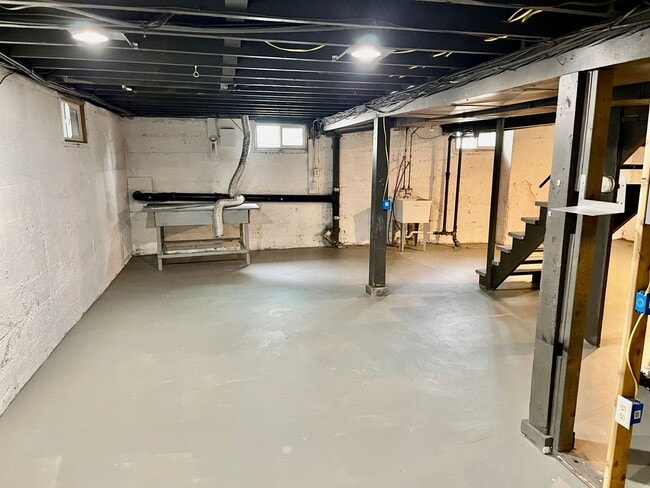 Building Photo - Audubon Park Rental!