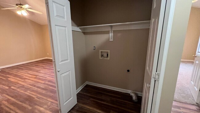 Building Photo - 212 Walnut Creek Dr