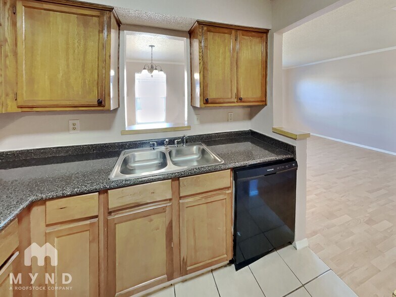 Building Photo - 5515 Brookview Ct