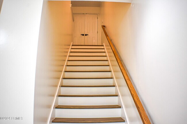 Building Photo - 43 Blue Haw Ct