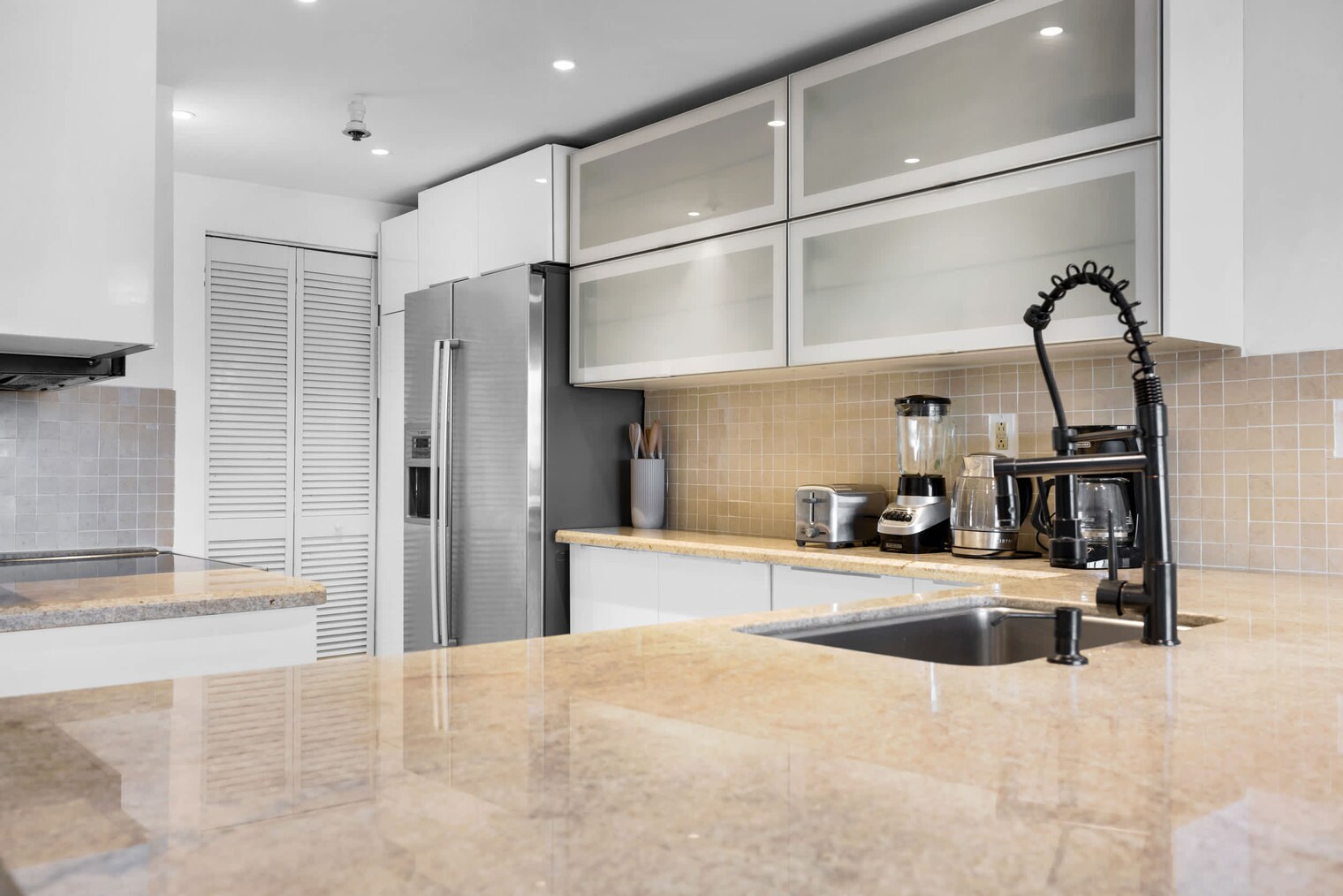 Building Photo - 1717 N Bayshore Dr