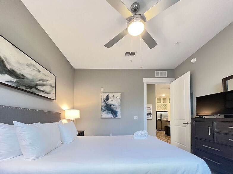 Building Photo - 4310 W Spruce St