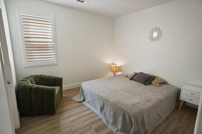 Building Photo - For Lease: Stunning Modern Pool Home in th...